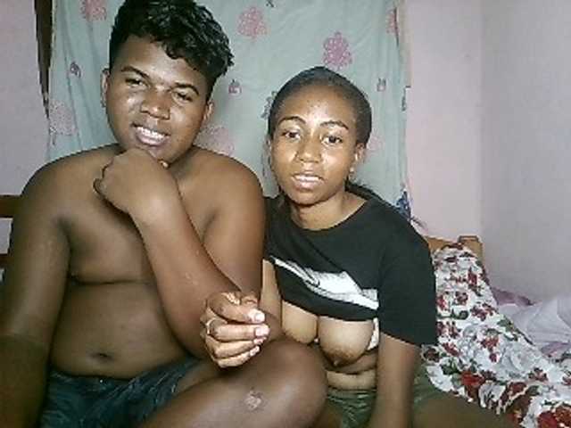 Oddajajo posnetke zaslona sexycouple32