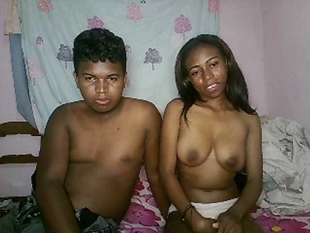 Oddajajo posnetke zaslona sexycouple32