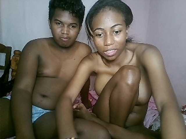 Oddajajo posnetke zaslona sexycouple32