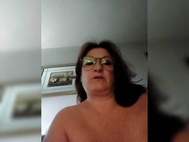 Oddajajo posnetke zaslona sexyesther