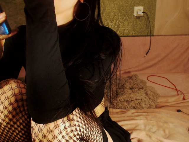 Fotografije Sexymalay18 Hi I am Alina) Lovens from 2 x tokenes) Subscribe) On the golden rain we collect! i want pvt my love !