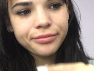 Oddajajo posnetke zaslona SexyMimilota