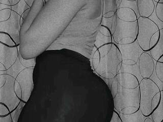 Erotični video klepet SexyPesh