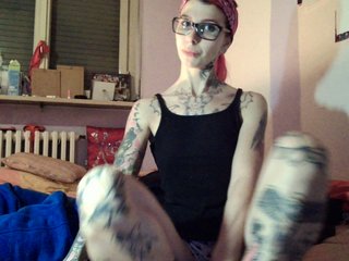 Fotografije SexyPinkBomb 10 tk CHAT time - 25 tk Feet licking - 50tk Flash - goal 100 tk Bj