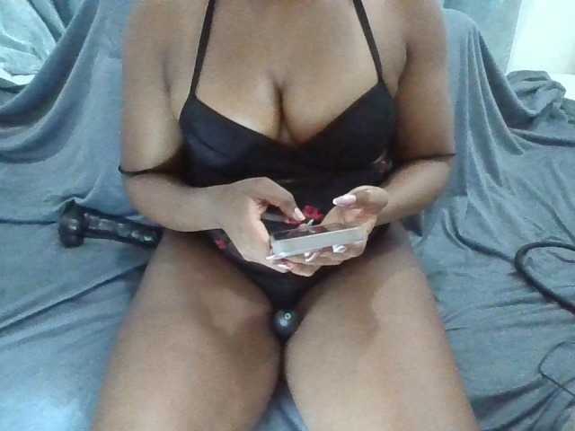 Oddajajo posnetke zaslona sexyvmelissa