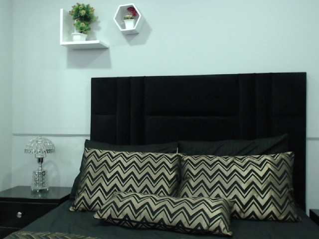 Oddajajo posnetke zaslona ShirleyRedd