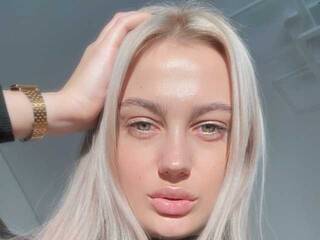 Erotični video klepet SimaMonti