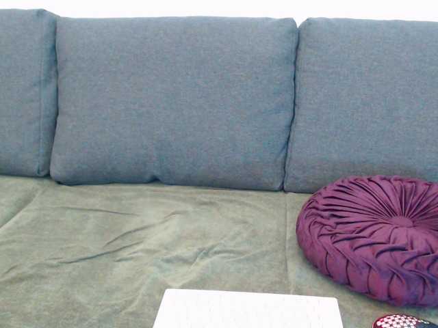 Oddajajo posnetke zaslona SinAnnie