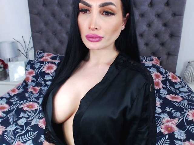 Oddajajo posnetke zaslona Sindydolly