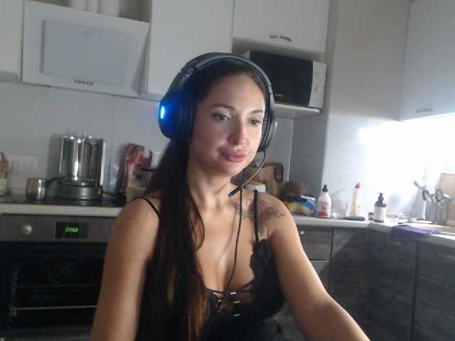 Oddajajo posnetke zaslona SinfulOneX