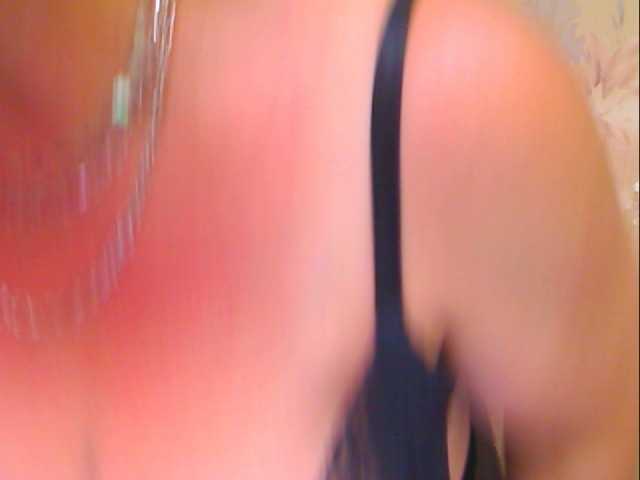 Oddajajo posnetke zaslona sinwoman