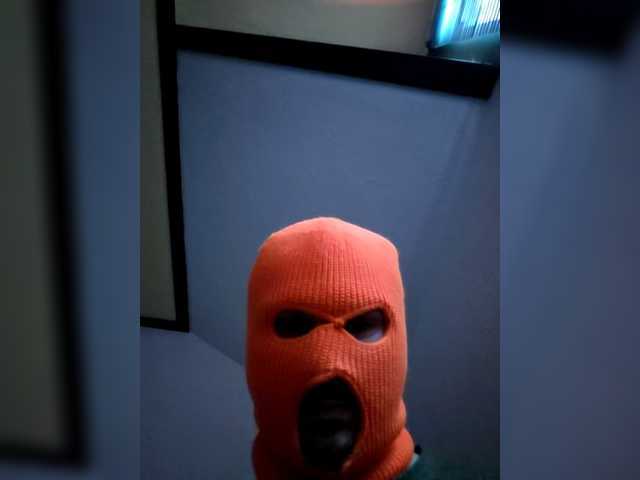 Oddajajo posnetke zaslona Skimaskcouple891081