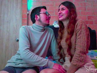 Erotični video klepet SkinnysCouple