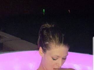 Erotični video klepet Elektablue