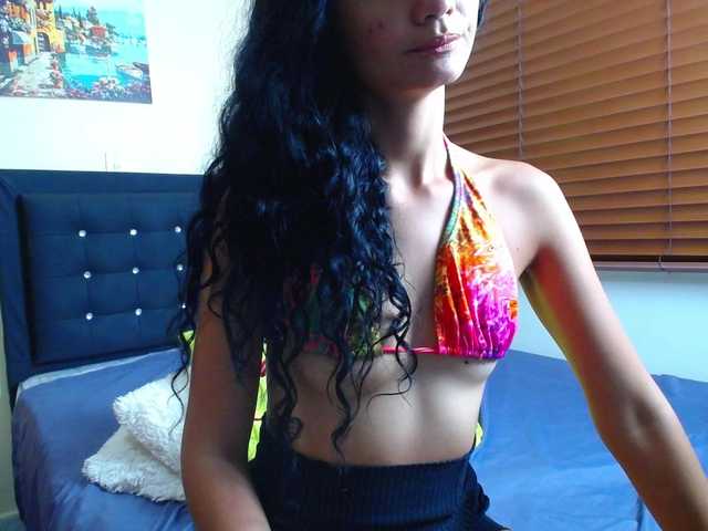 Fotografije SofiaFranco Guys i need to squirt help me please!!!squirt at goalpvt on @remain 555