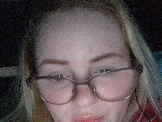 Oddajajo posnetke zaslona SofiaWilson23