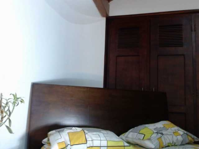 Oddajajo posnetke zaslona SofiaVanizelo