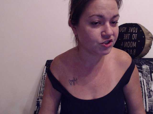 Oddajajo posnetke zaslona Softhottmilf