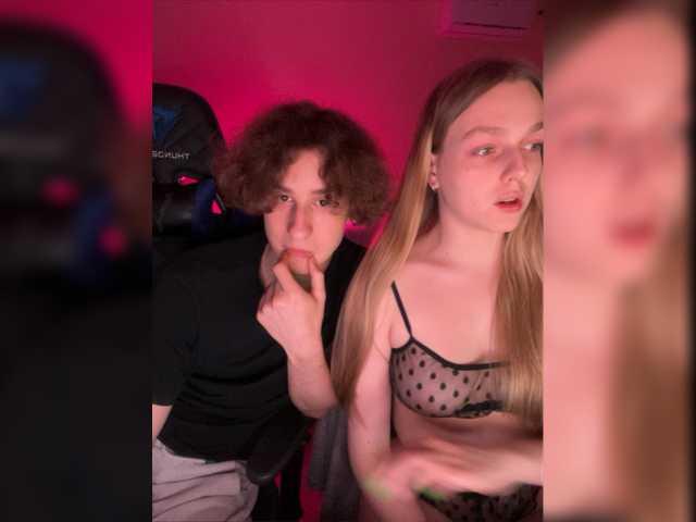 Oddajajo posnetke zaslona Crazy_Couple