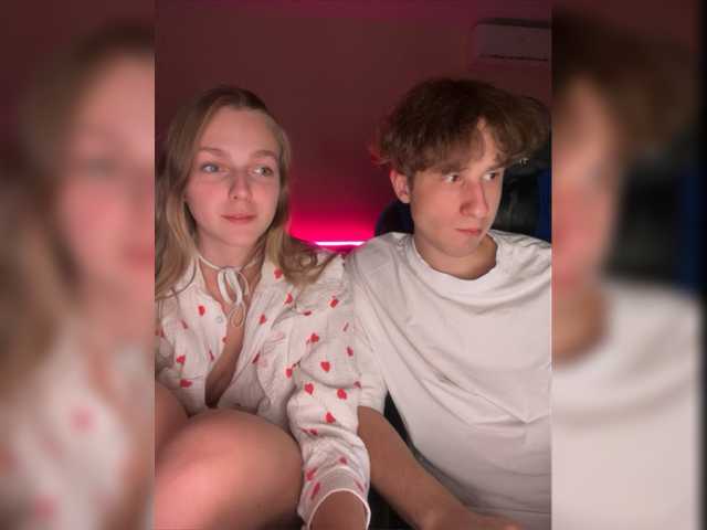 Oddajajo posnetke zaslona Crazy_Couple