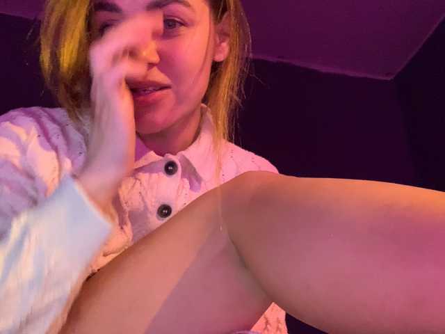 Oddajajo posnetke zaslona Sonya-Mo