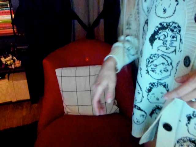 Oddajajo posnetke zaslona Sonya-Mo