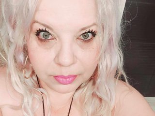 Erotični video klepet SonyaHotMilf