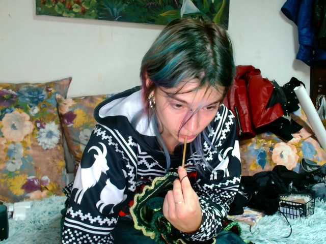 Oddajajo posnetke zaslona SophieHard