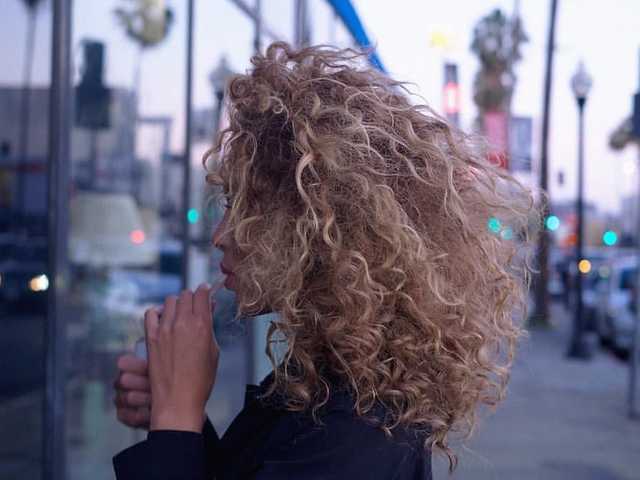 Profilna fotografija stacy-curly