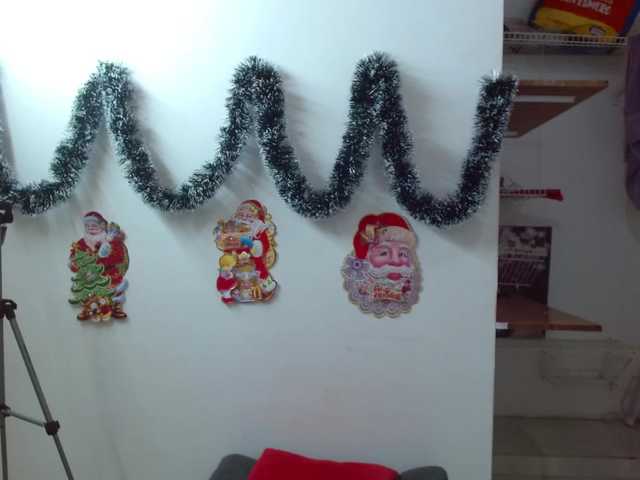 Oddajajo posnetke zaslona Steffy-Skinny