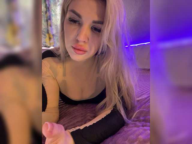 Oddajajo posnetke zaslona CyberWhore111