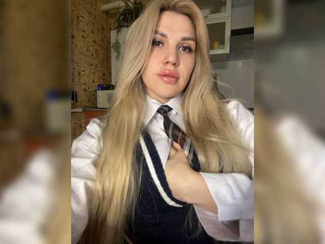 Oddajajo posnetke zaslona CyberWhore111