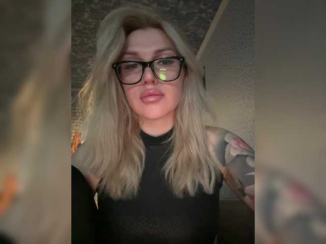 Oddajajo posnetke zaslona CyberWhore111