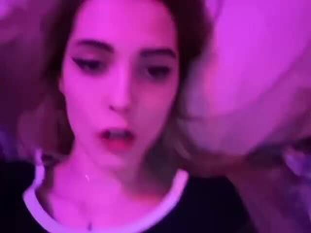 Oddajajo posnetke zaslona sy4kagirl