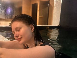 Erotični video klepet Sunny-Smail