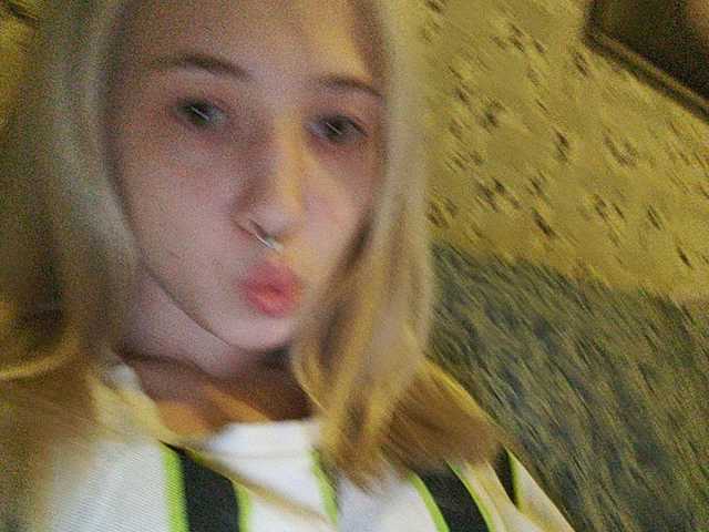 Oddajajo posnetke zaslona _kissaaa_