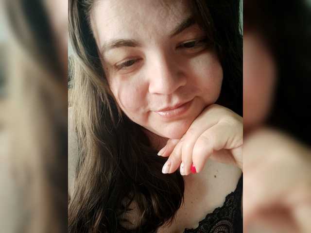 Oddajajo posnetke zaslona SweetAndCurvy
