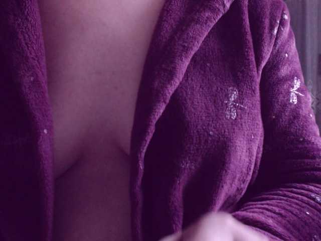 Fotografije SweetBrunete on samuse ensemble;)? ...xxx...on commence avec 30 tokens seins....et on continue..xxxx