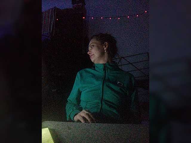 Oddajajo posnetke zaslona Bitch-and-dog