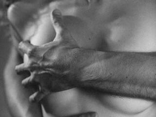 Erotični video klepet SweetDynasty