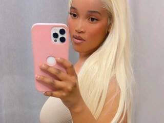 Erotični video klepet Sweetheartcocomwllow