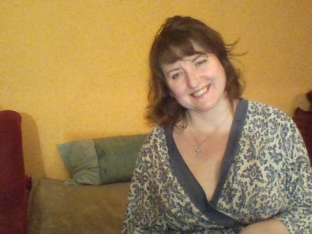 Oddajajo posnetke zaslona Sweethotmilf1