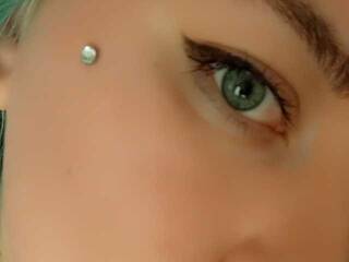 Erotični video klepet SweetJuicePeach