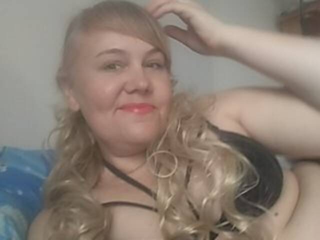 Oddajajo posnetke zaslona sweetmodel123