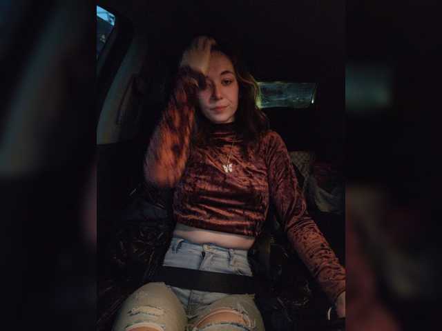 Fotografije Sweetrubyrose Hi im ruby! Its my first day im super nervous. Suppiry me by tipping and i Will flash 500 we have 13 and 487 until goal. Vibrate me my lush is in!