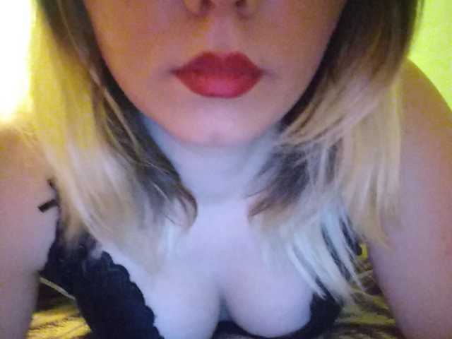 Fotografije SwetWalts Shhh parents at home / 2tk kiss, 5tk to me forх a smile/ 20tk show my breasts / 40tk pussy / 60tk masturbation)Order me