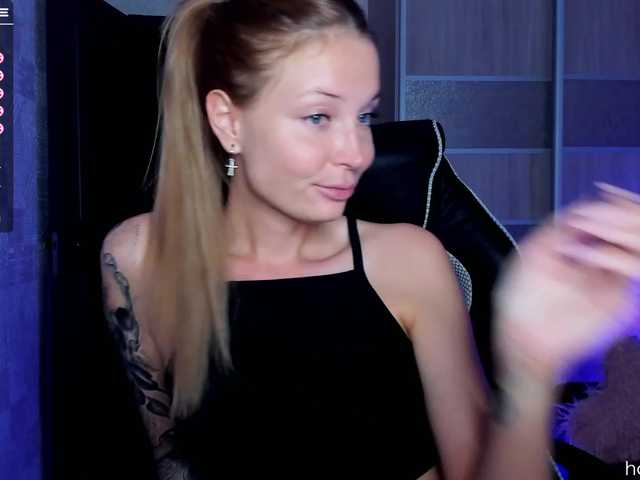 Oddajajo posnetke zaslona Tasyaaaa