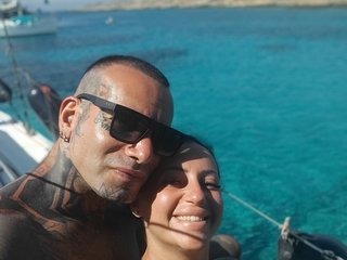 Erotični video klepet TattooedCouple