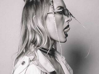 Erotični video klepet technobabe