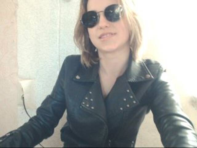 Oddajajo posnetke zaslona PlayGirlKiss